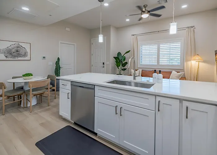 Away From Walk To Dining, Coffee & The Loop Apartment Tucson