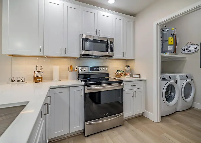Apartment Away From Walk To Dining, Coffee & The Loop