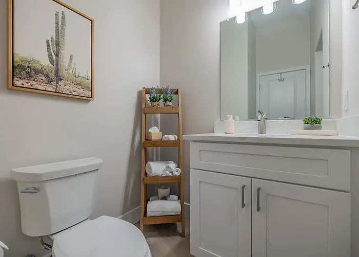 Apartment Away From Walk To Dining, Coffee & The Loop *